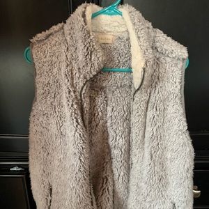 Women’s fuzzy Altar’d State size small vest